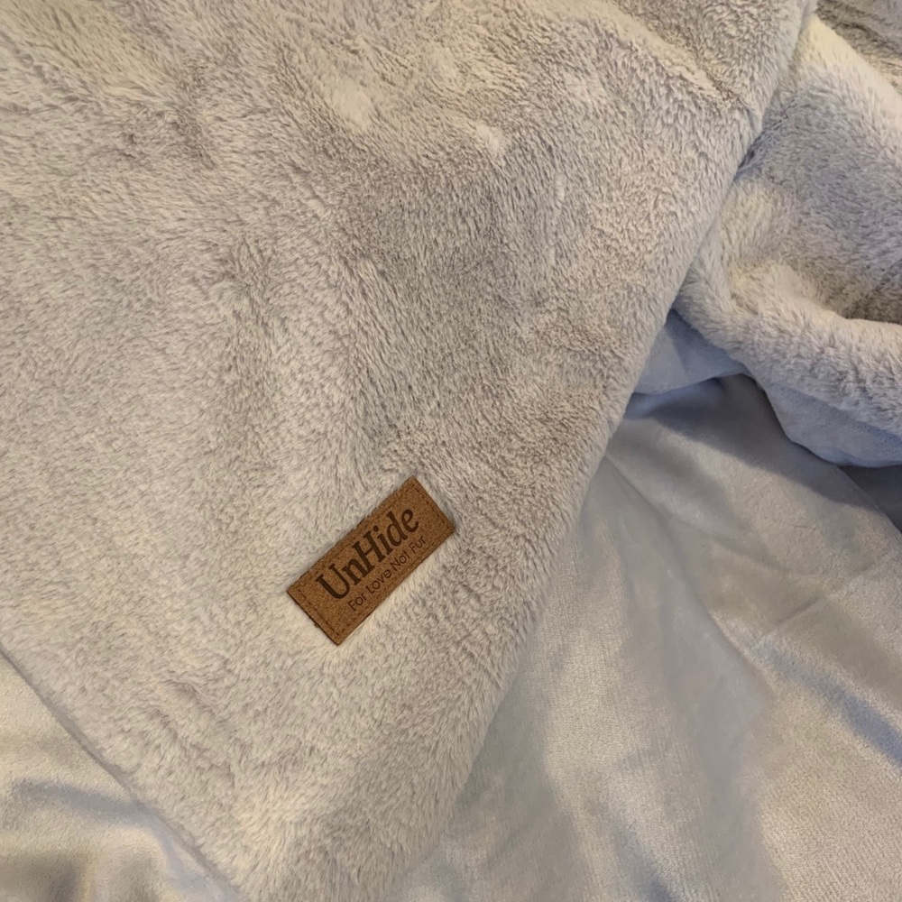 Unhide silver blanket New just opened